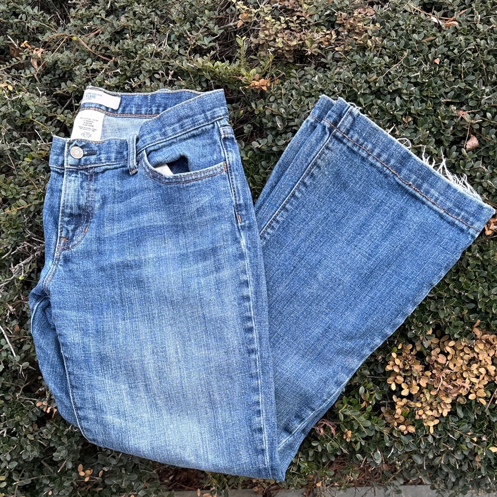 GAP Women's Blue Flare Jeans - for 5’4” woman